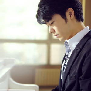 成人欧美一区二区三区
